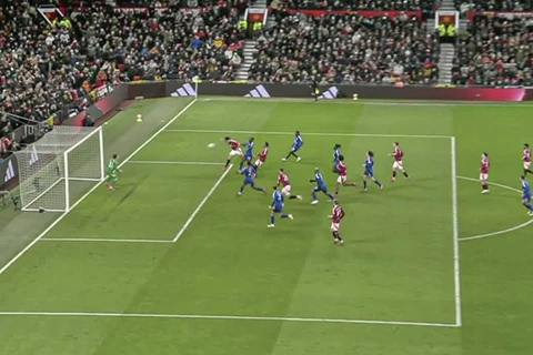 "بهدف غير صحيح".. مانشستر يونايتد يعبر لثمن نهائي كأس الاتحاد الإنجليزي (فيديو)